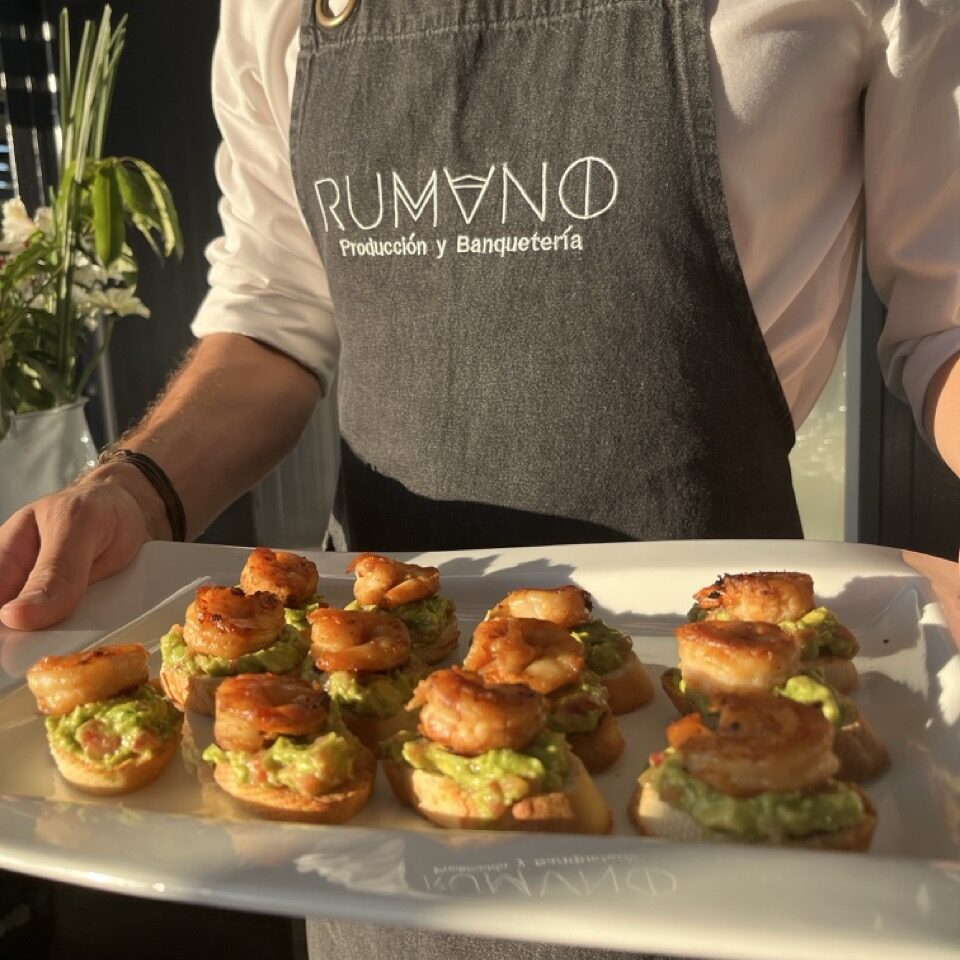 BOCADO DE COCTEL CON PALTA Y CAMARONES